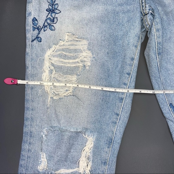 H&M mom fit jeans FIXED FIXED PRICE - Picture 3 of 7